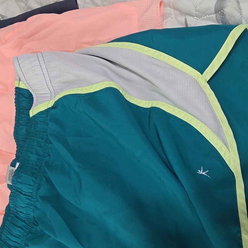Bundke Of Athletic Shorts - Picture 2 of 7